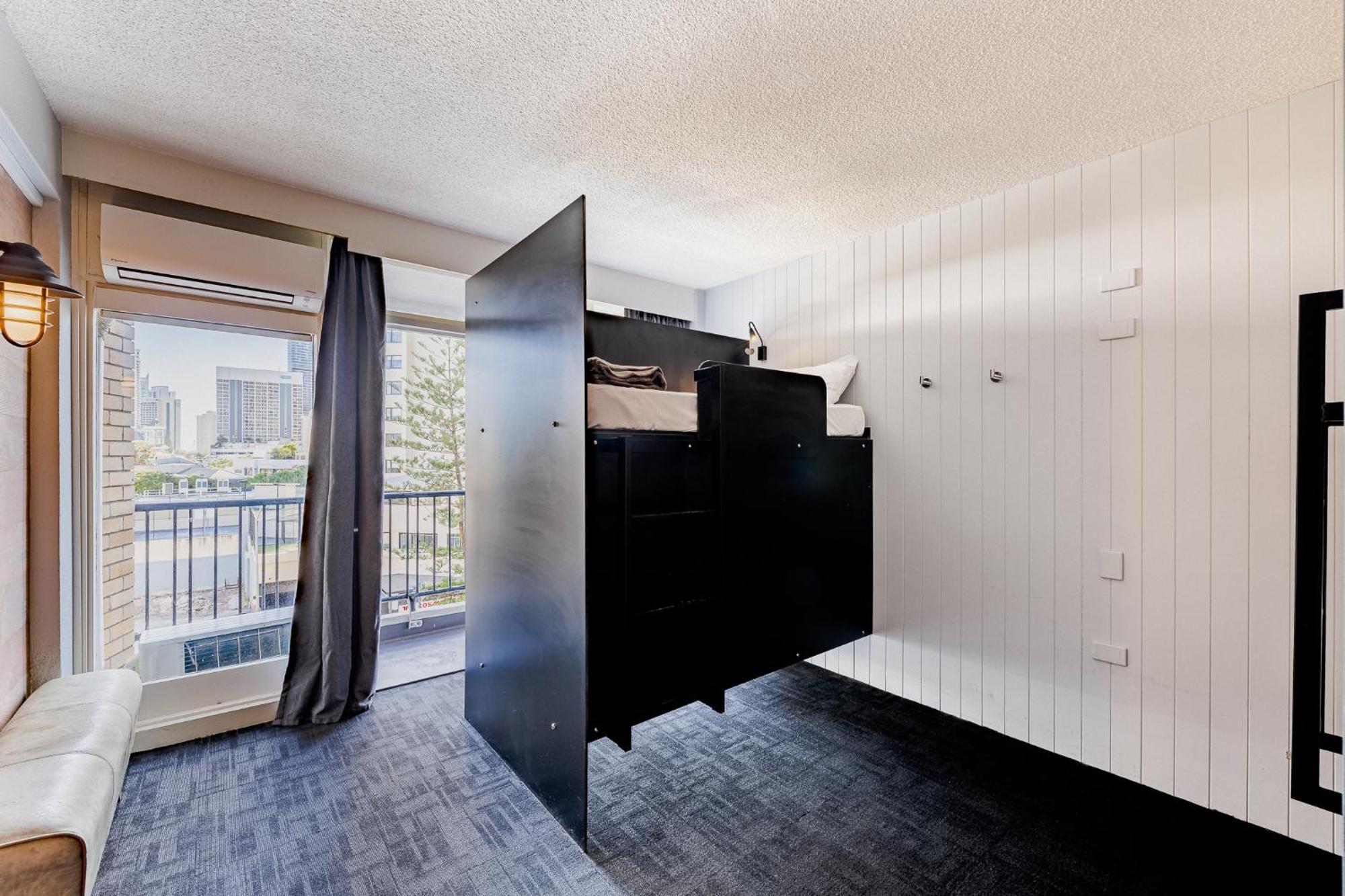 Bunk Surfers Paradise International Backpacker Hostel (Adults Only) Gold Coast Zewnętrze zdjęcie