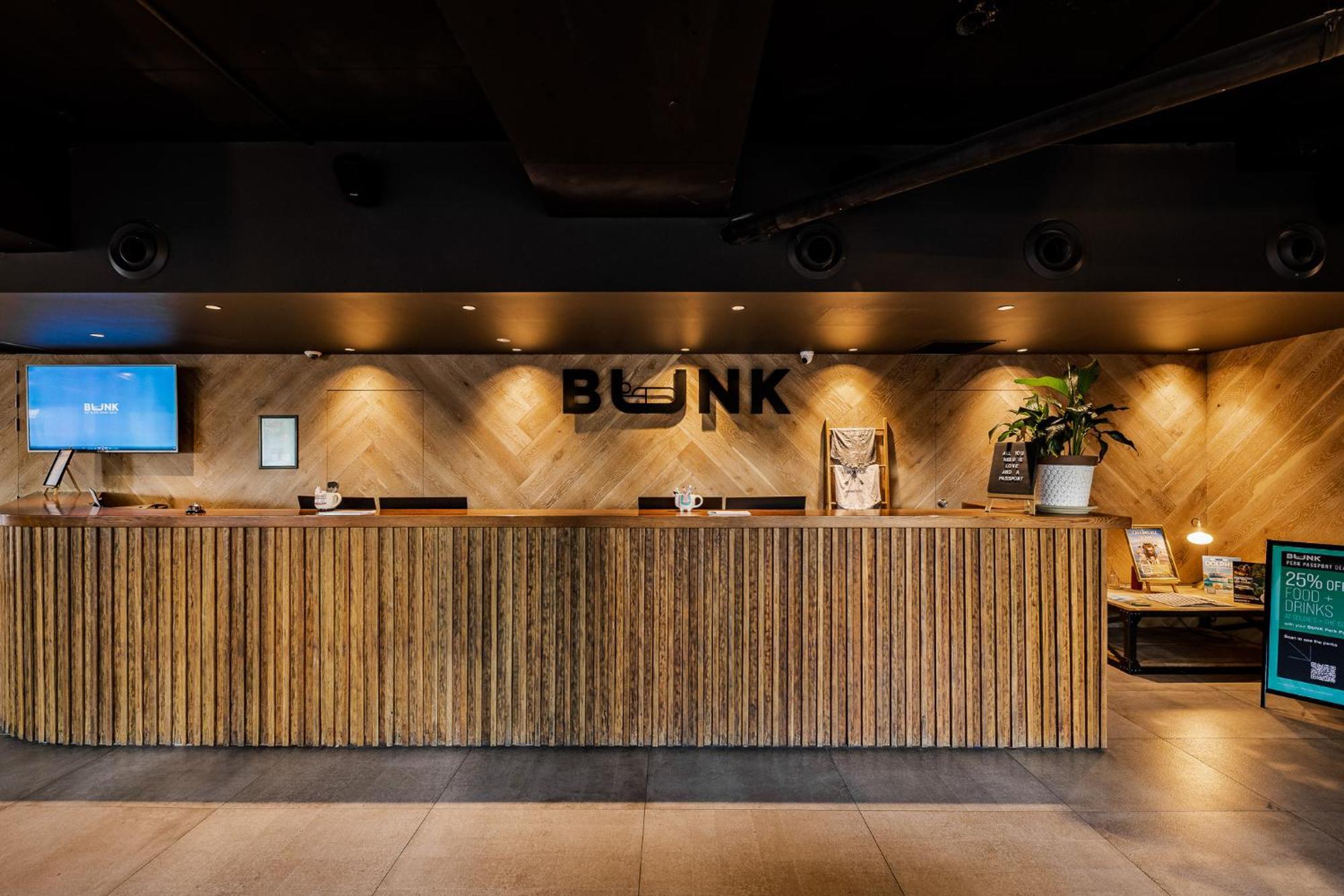 Bunk Surfers Paradise International Backpacker Hostel (Adults Only) Gold Coast Zewnętrze zdjęcie