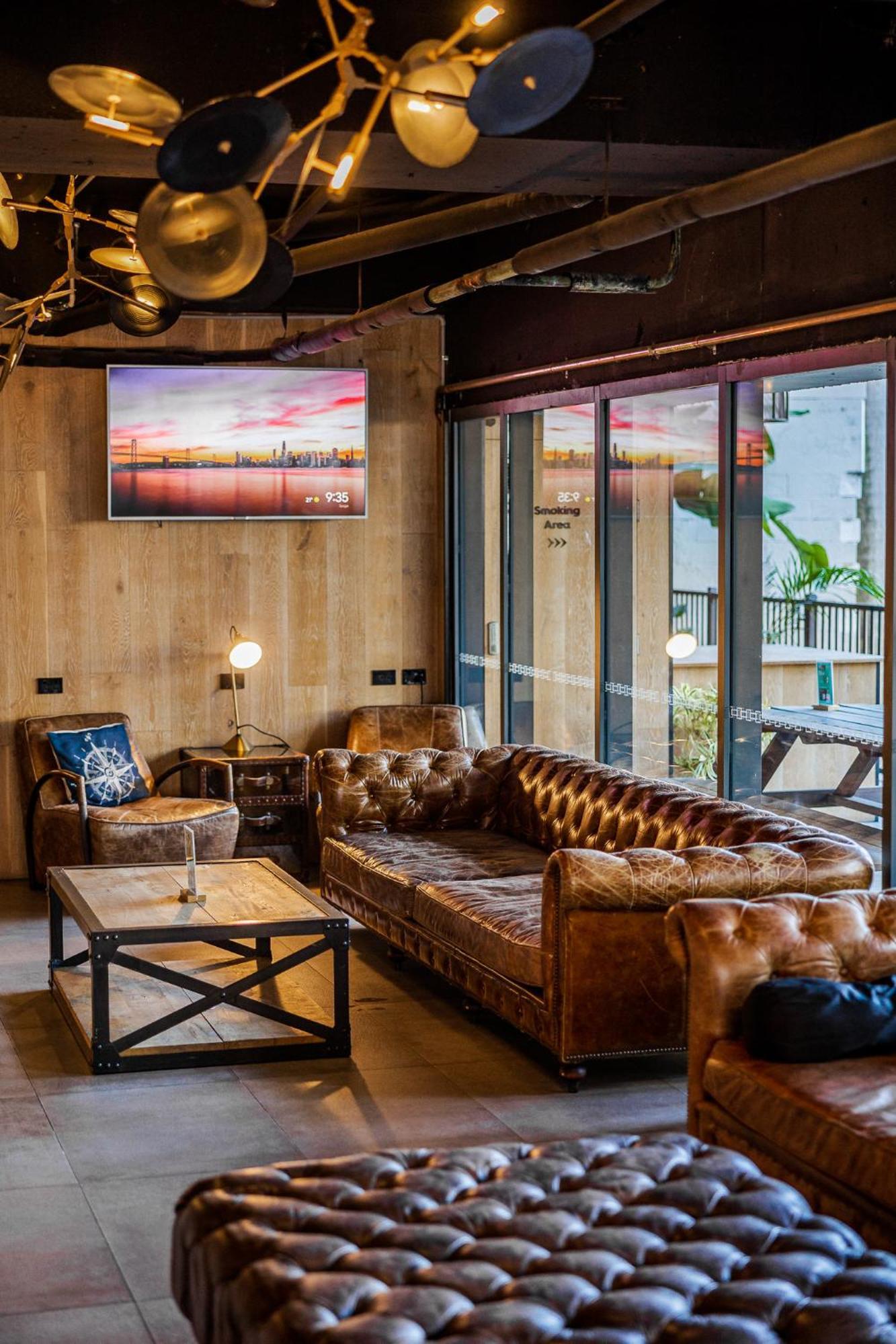 Bunk Surfers Paradise International Backpacker Hostel (Adults Only) Gold Coast Zewnętrze zdjęcie