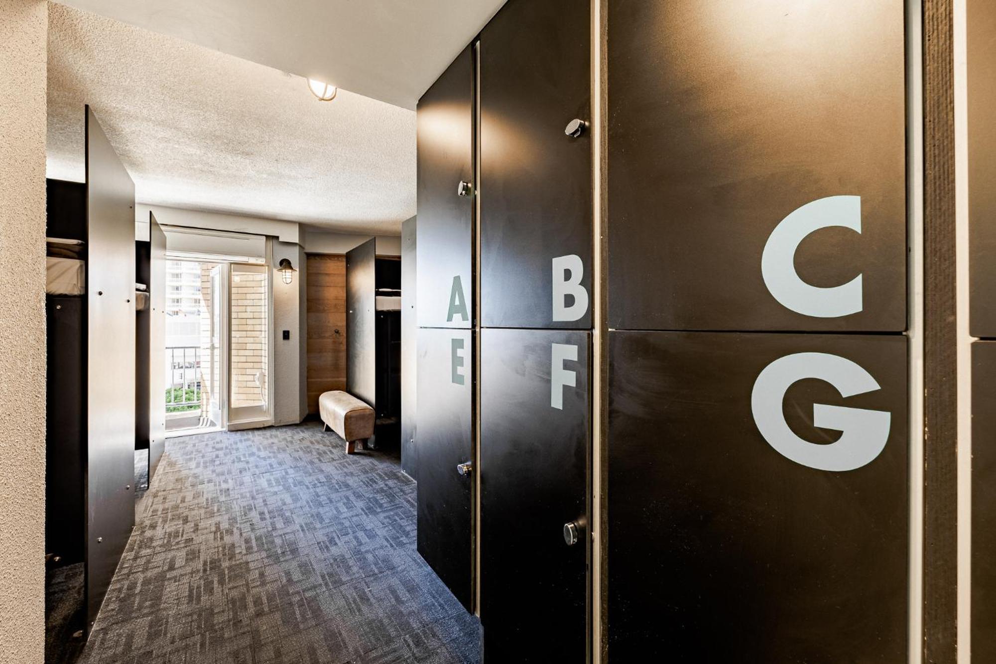 Bunk Surfers Paradise International Backpacker Hostel (Adults Only) Gold Coast Zewnętrze zdjęcie