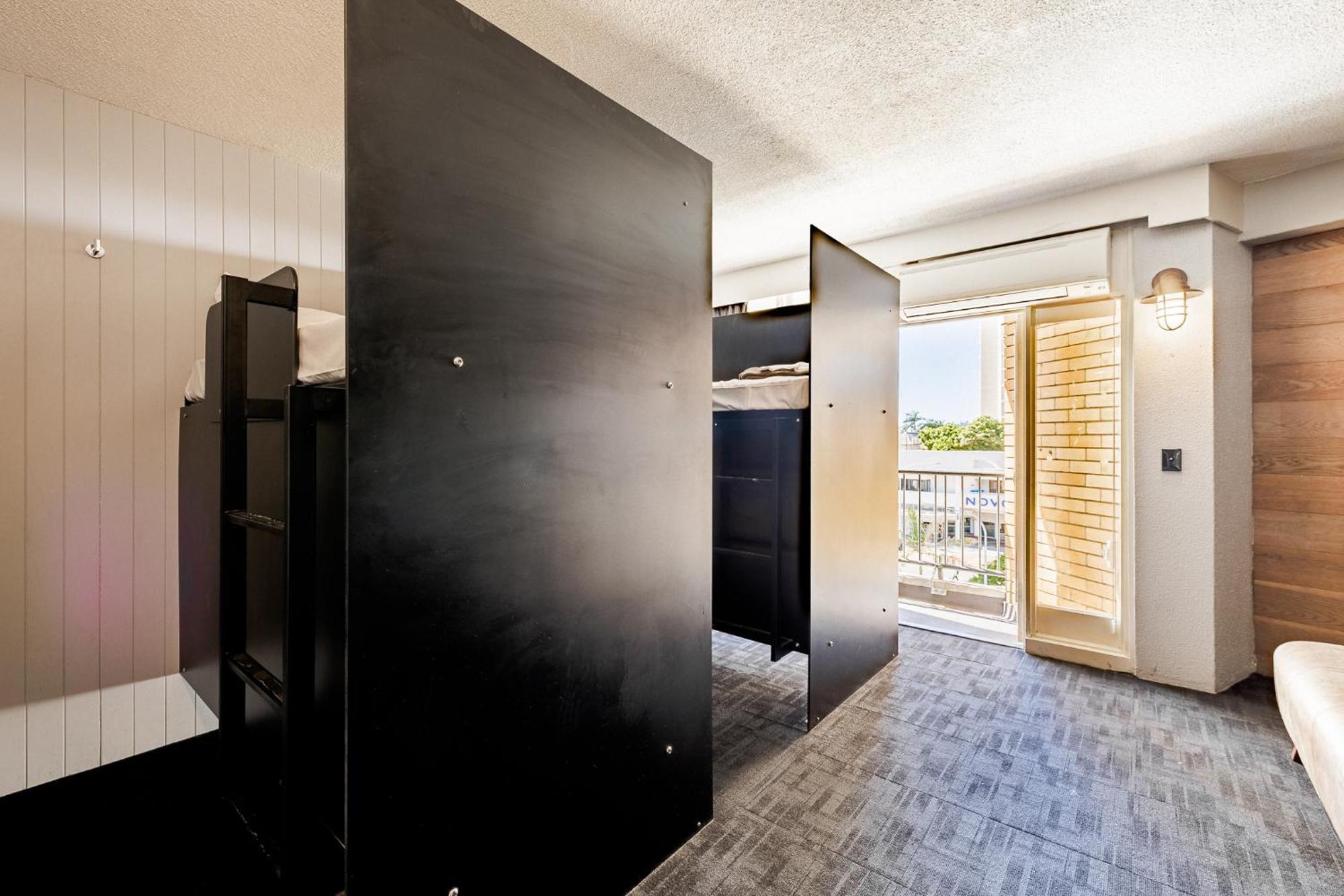 Bunk Surfers Paradise International Backpacker Hostel (Adults Only) Gold Coast Zewnętrze zdjęcie