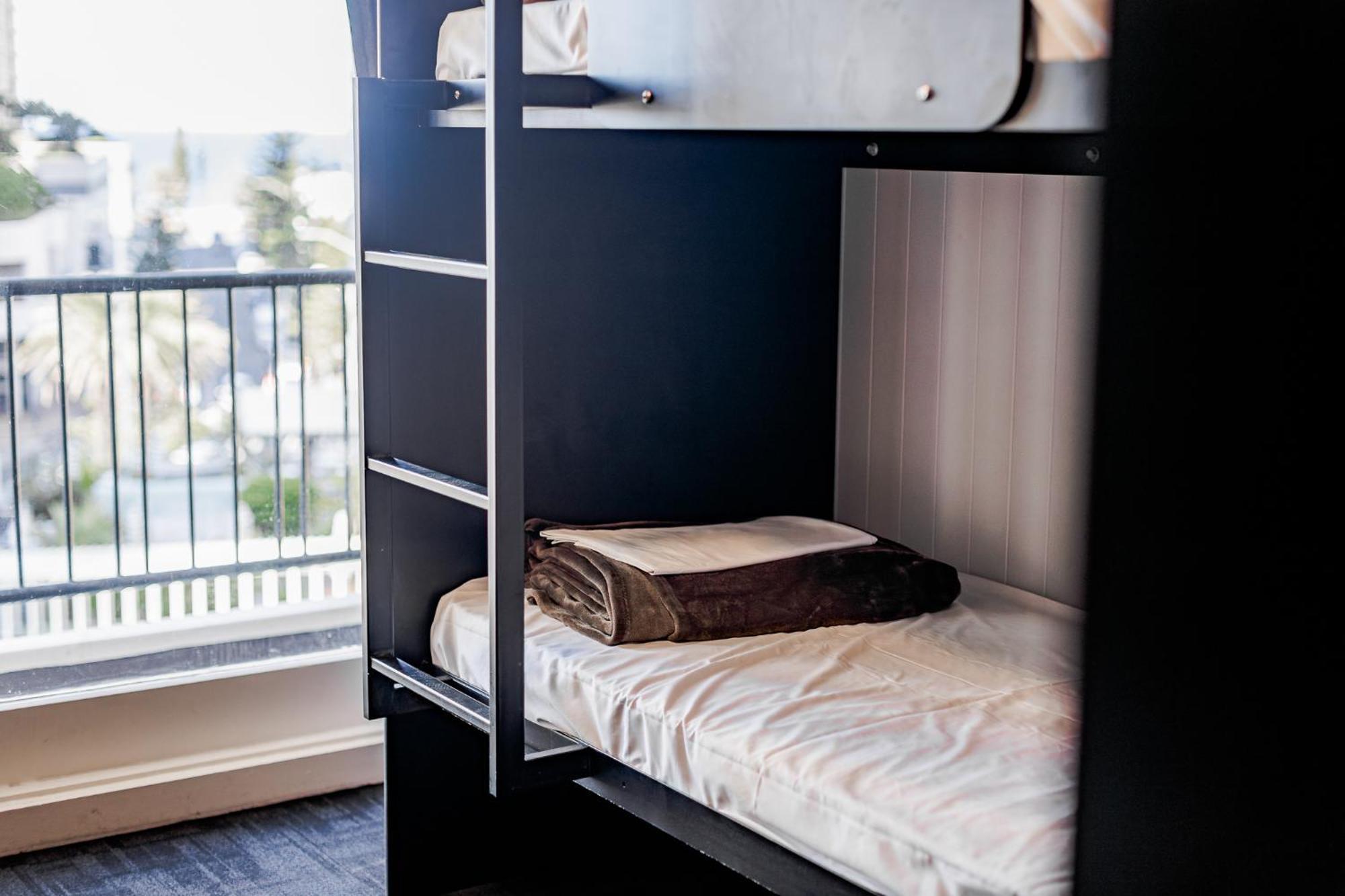 Bunk Surfers Paradise International Backpacker Hostel (Adults Only) Gold Coast Zewnętrze zdjęcie