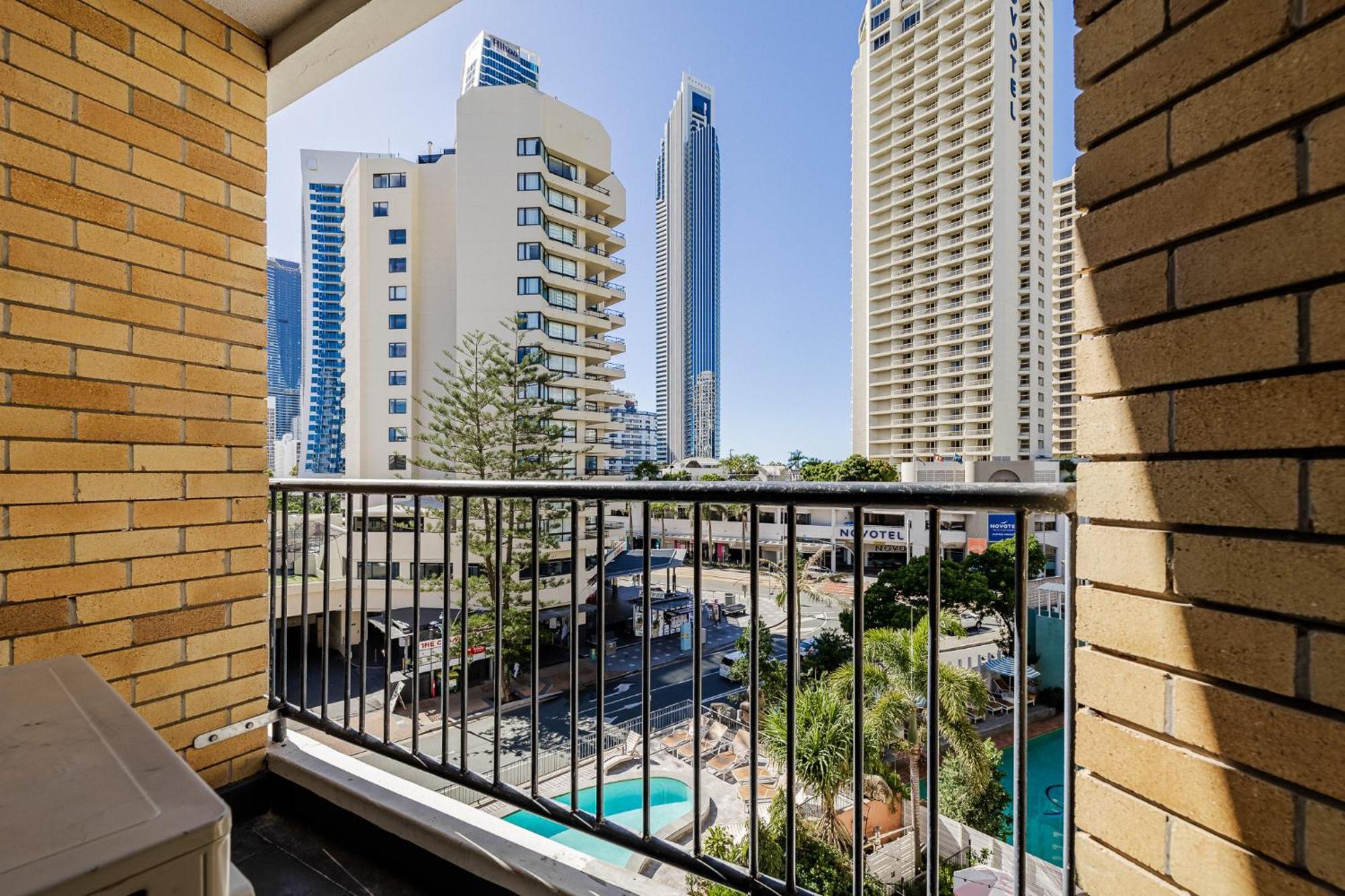 Bunk Surfers Paradise International Backpacker Hostel (Adults Only) Gold Coast Zewnętrze zdjęcie